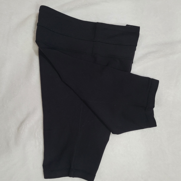 Lululemon shorts - Picture 4 of 5